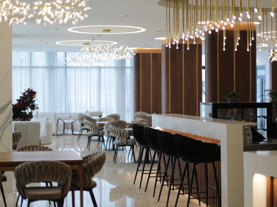Restaurant/places to eat, Seating area