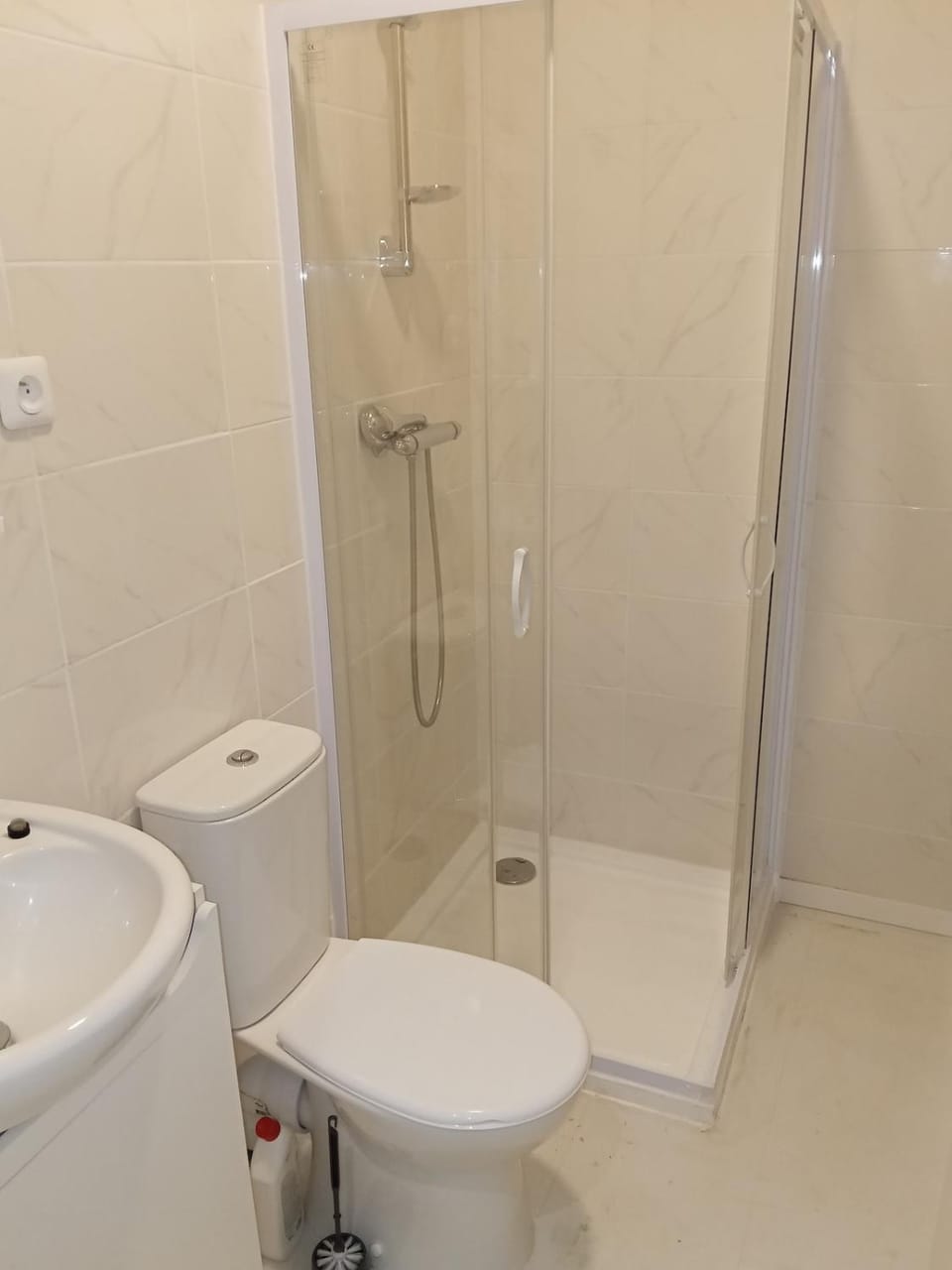 Shower, Toilet, Bathroom