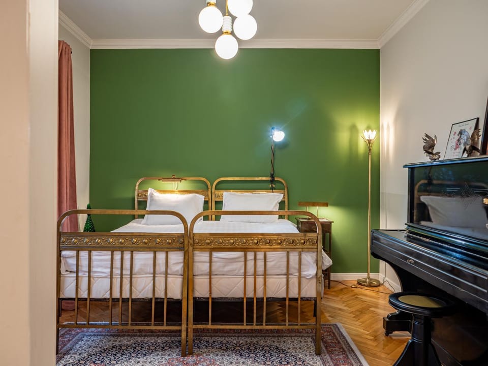 Bed, Bedroom