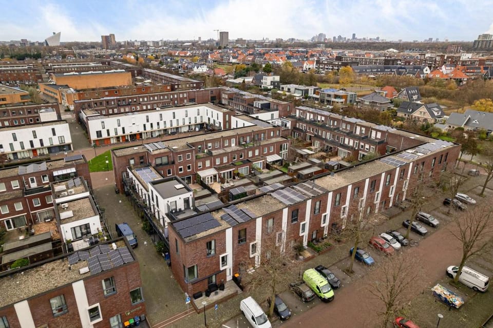 Property building, Bird's eye view, Street view, Location, Parking