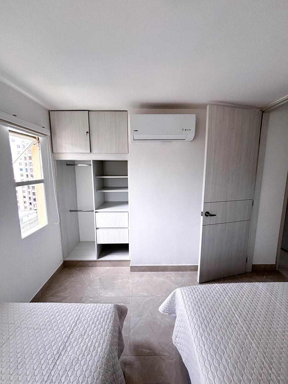 Bed, Photo of the whole room, Bedroom, internet, wardrobe, air conditioner