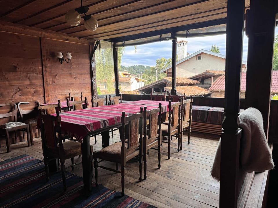 Balcony/Terrace, Banquet/Function facilities, City view, Mountain view