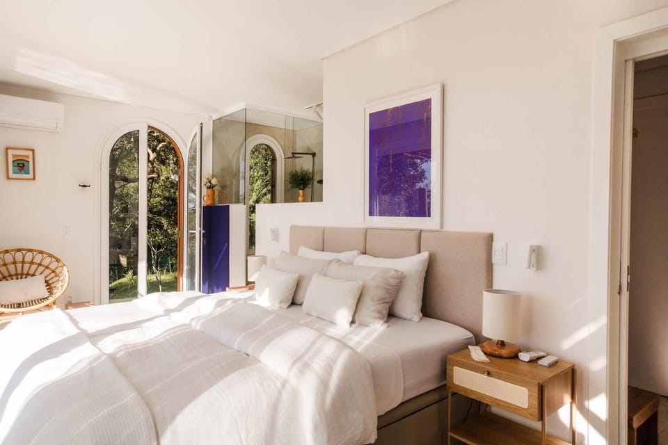 Bed, Photo of the whole room, Bedroom, Garden view, Pool view, air conditioner