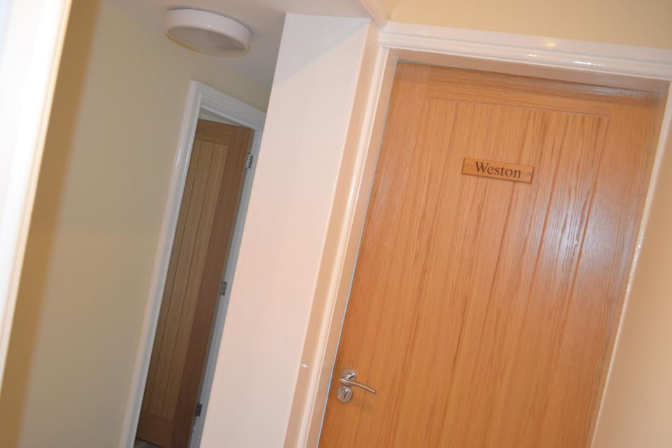 Royal Oak Apartment Inn in England