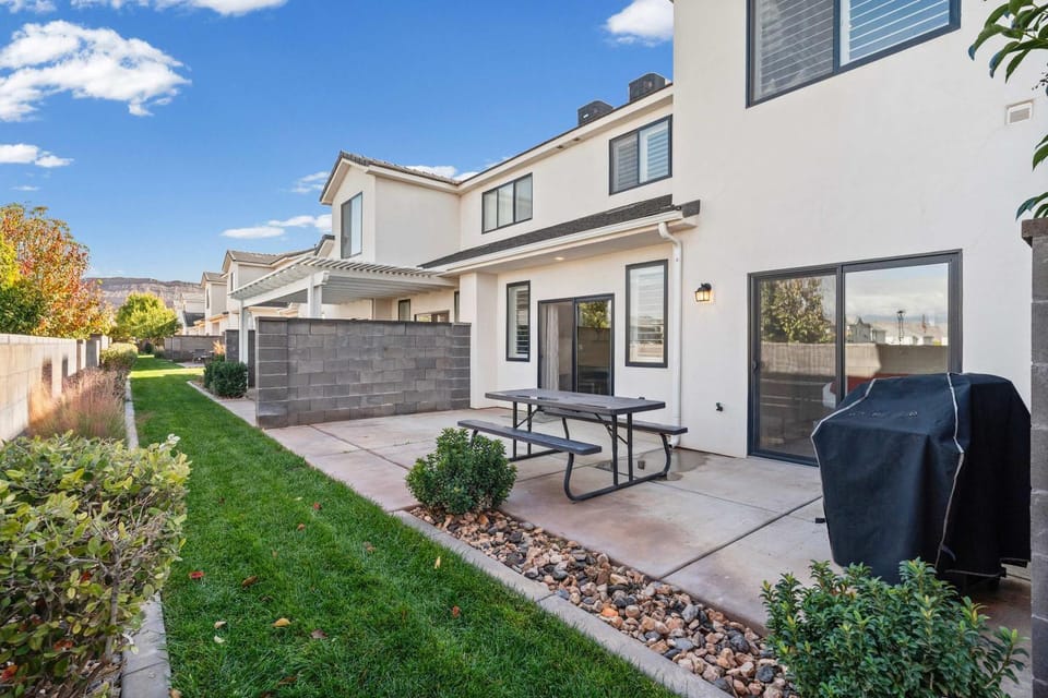 The Show House - Retreat for 10 House in Washington