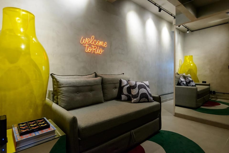 Urban House: 1 min from Leme Beach | A 928/507 Apartment in Rio de Janeiro