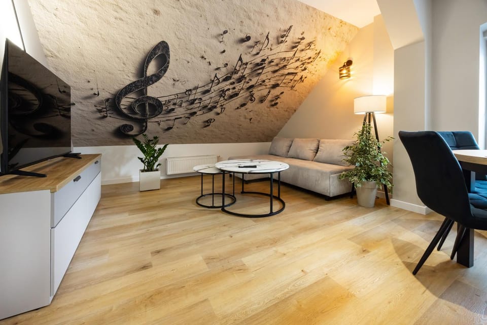 Restaurant/places to eat, TV and multimedia, Coffee/tea facilities, Kitchen or kitchenette, Seating area, Landmark view, Breakfast, Parking, dishwasher, furniture, internet, minibar, stove, air conditioner