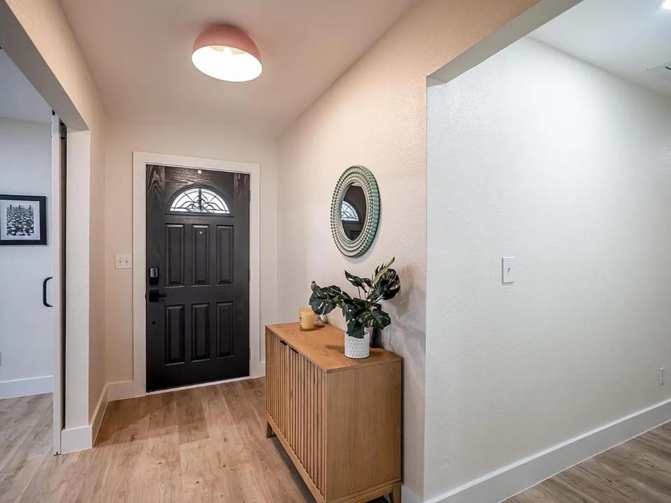 Plano Elegance Retreat with 4 Bedrooms House in Plano