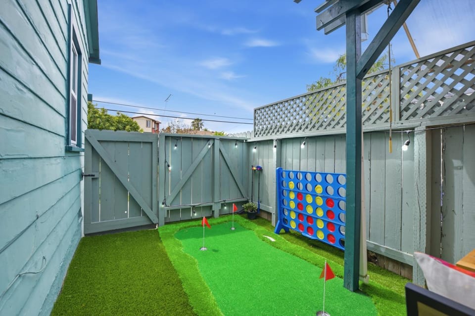 San Diego Oasis with Private Hot Tub Near Zoo, Balboa Park and Beaches House in San Diego