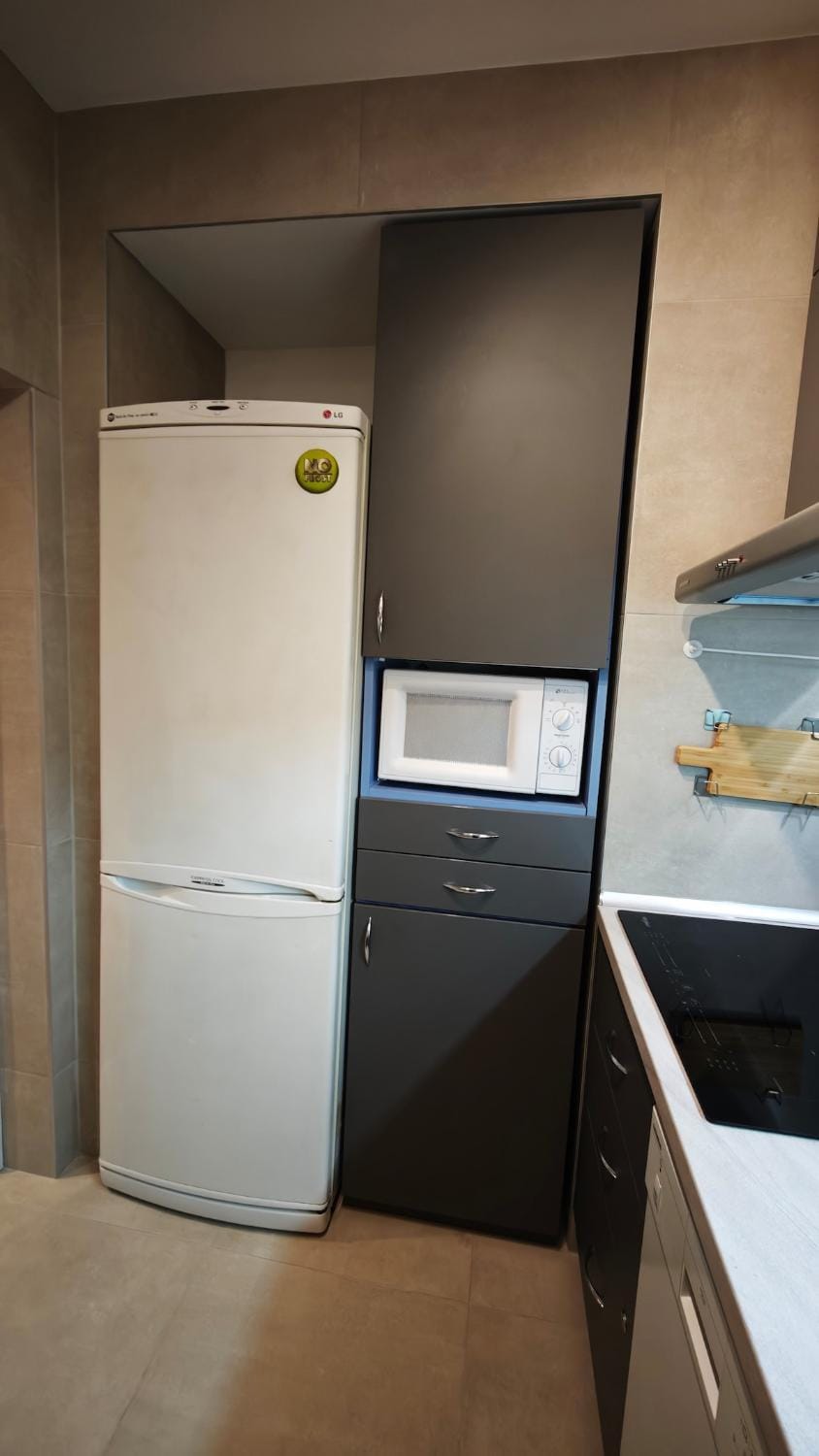 Kitchen or kitchenette, microwave, stove