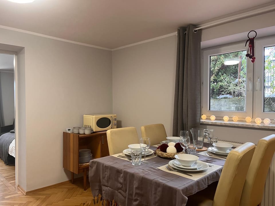Living room, Photo of the whole room, Bedroom