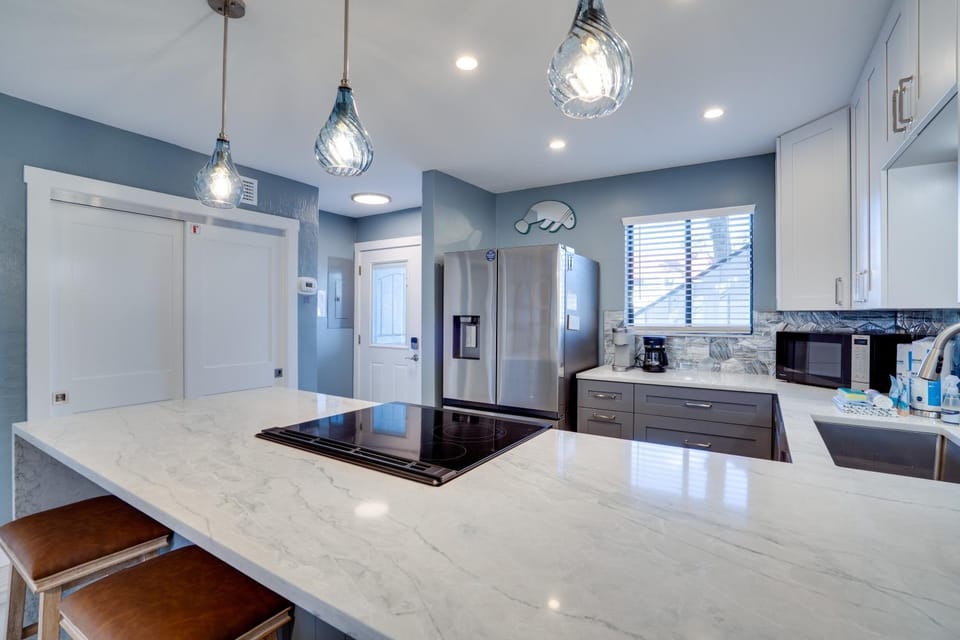 Adjust Your Altitude at Runaway Bay by SeaBreeze Vacation Apartment in Bradenton Beach