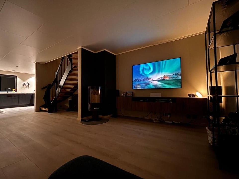 Communal lounge/ TV room, TV and multimedia