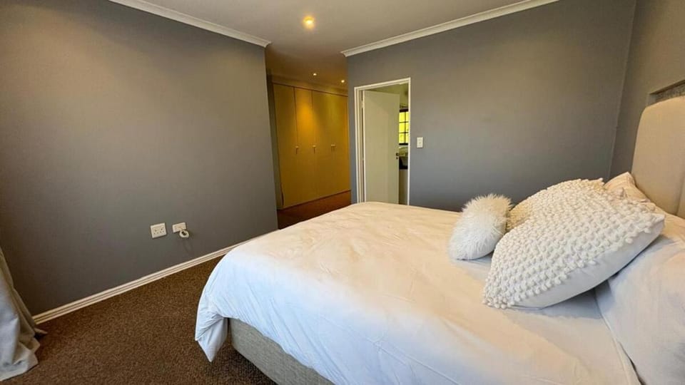 3 Bed House In Fourways, Sandton House in Sandton