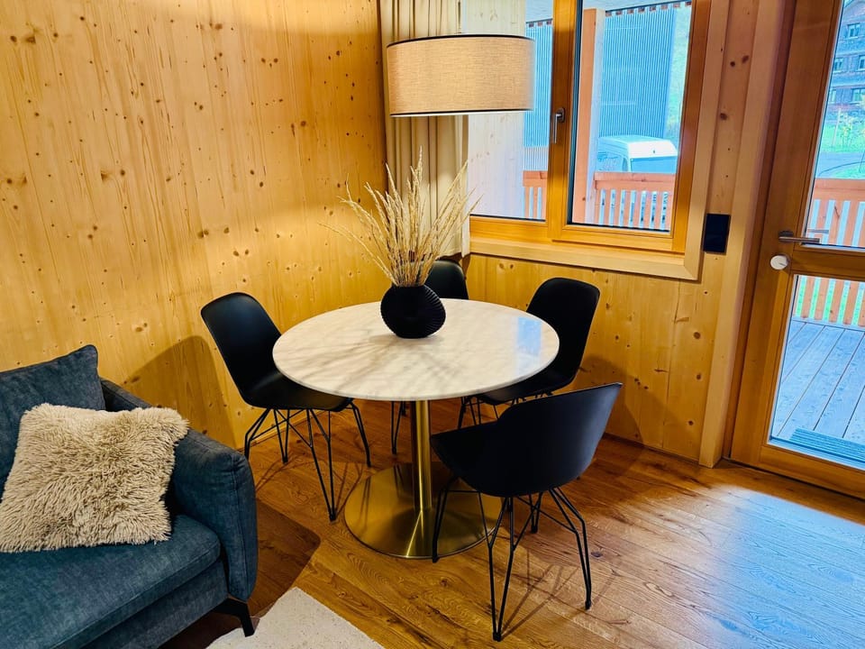 Living room, Seating area, Dining area