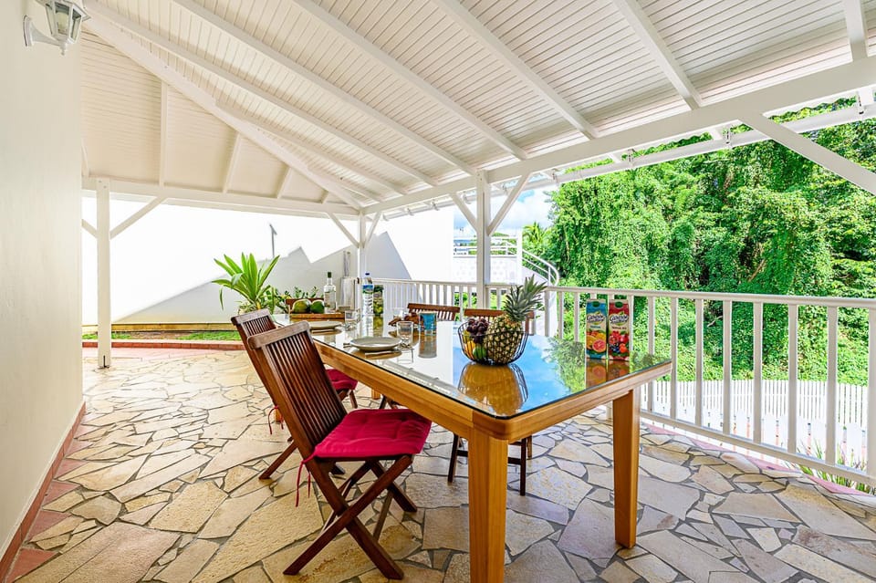 Patio, View (from property/room), Balcony/Terrace, Dining area, Garden view