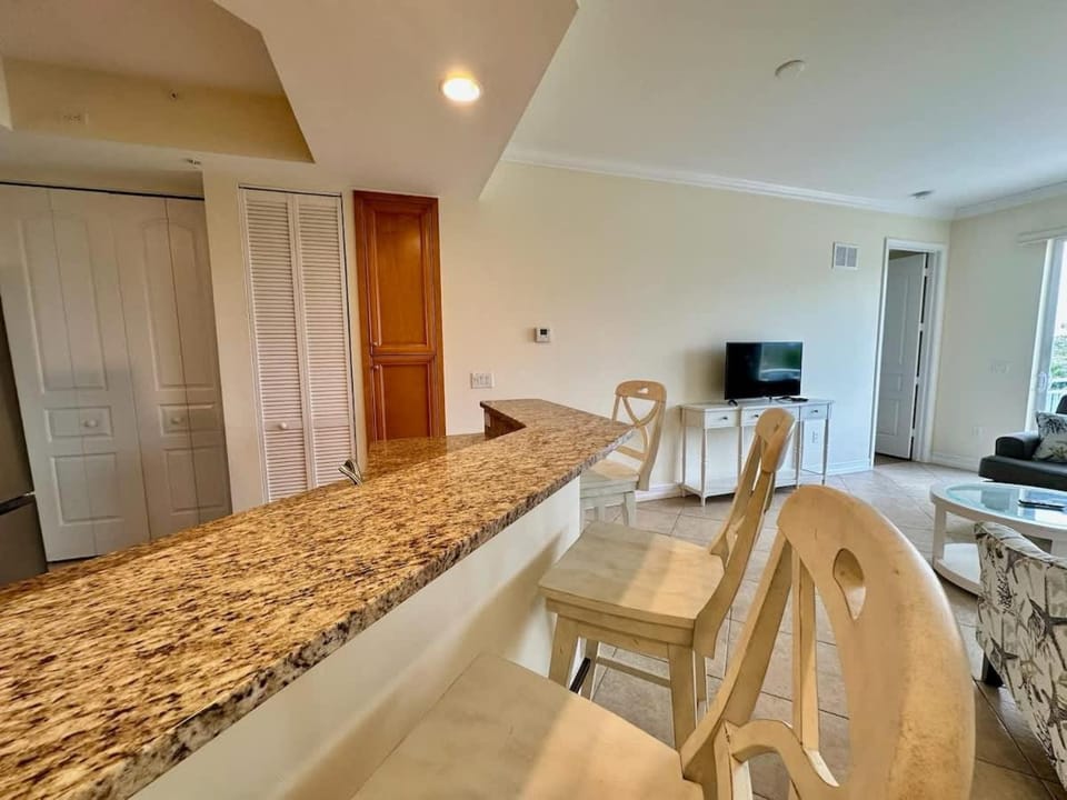 New Coastal Work Oasis - 1mi from beach Apartment in Bonita Springs