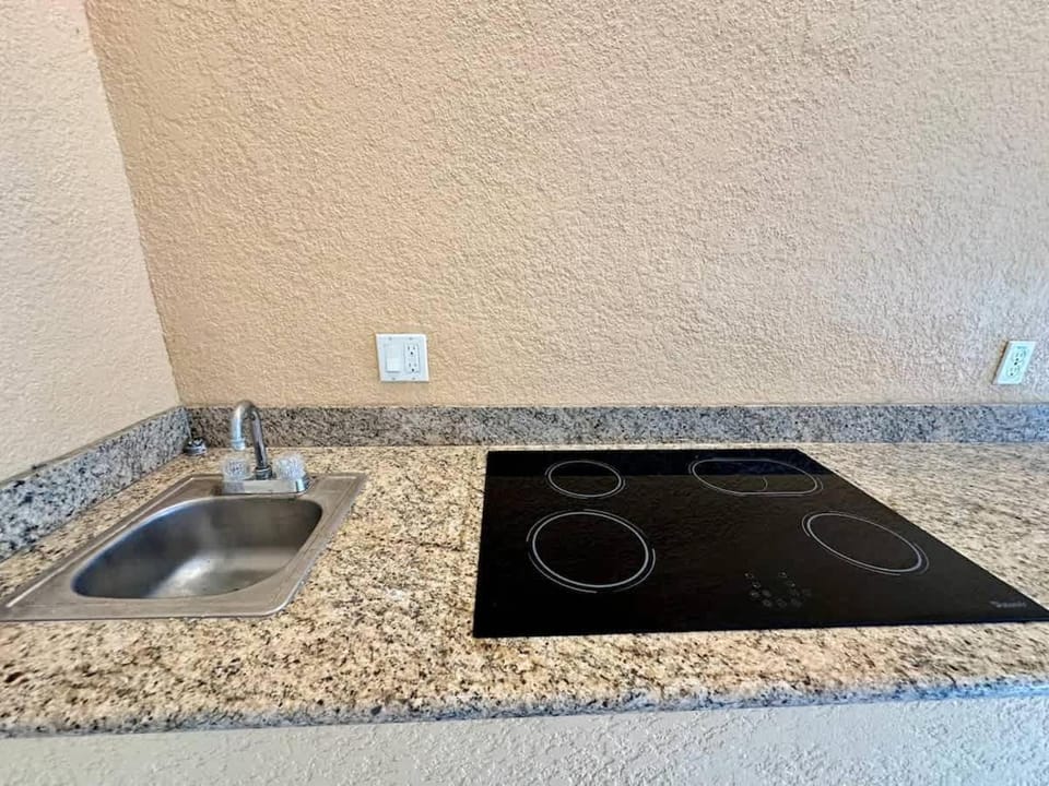 SWFL Retreat by Barefoot Beach Apartment in Bonita Springs