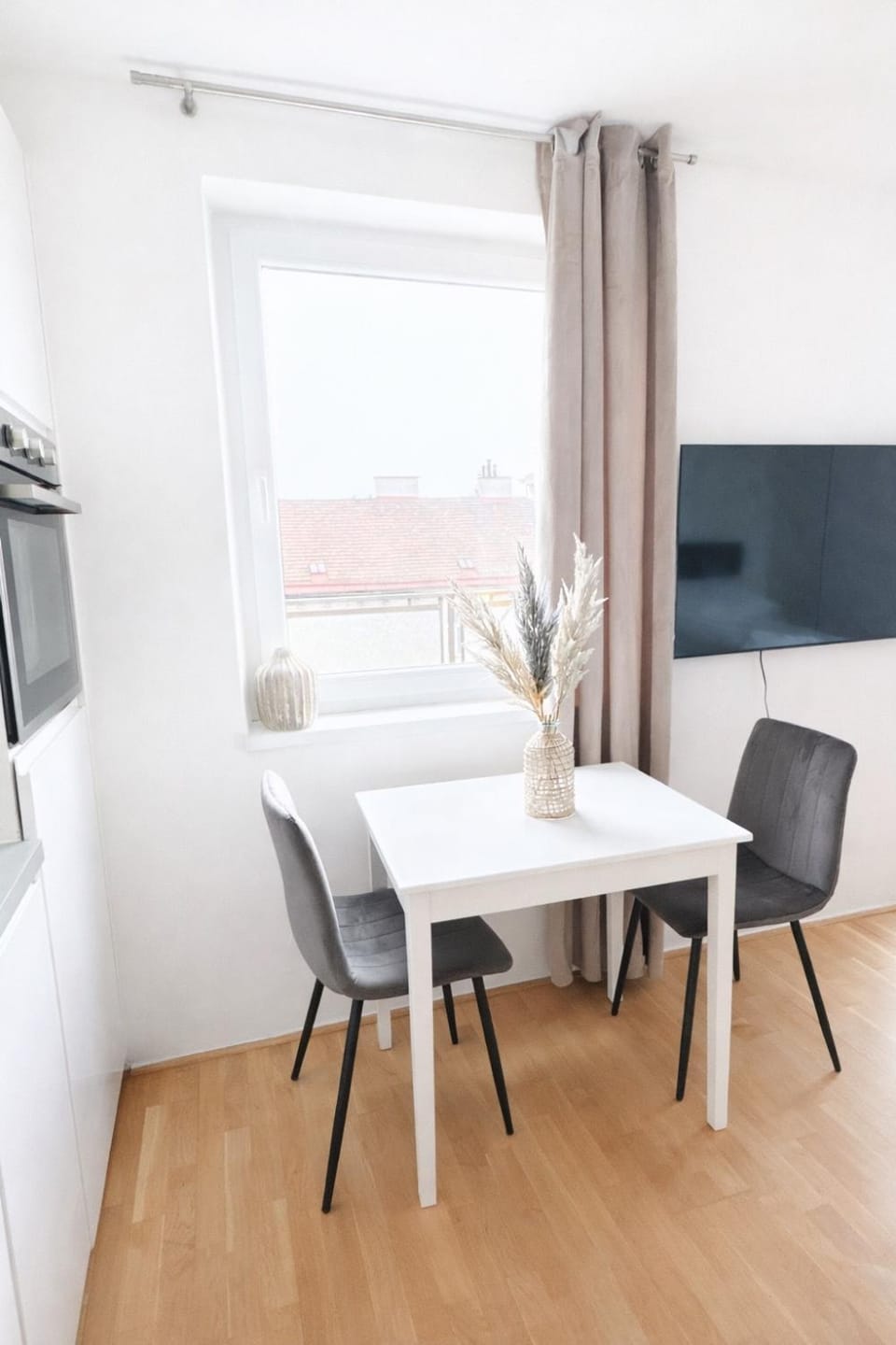 TV and multimedia, Dining area