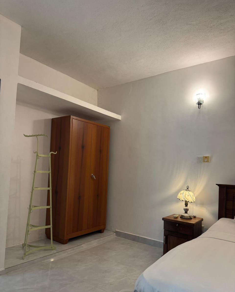 Bedroom, wardrobe