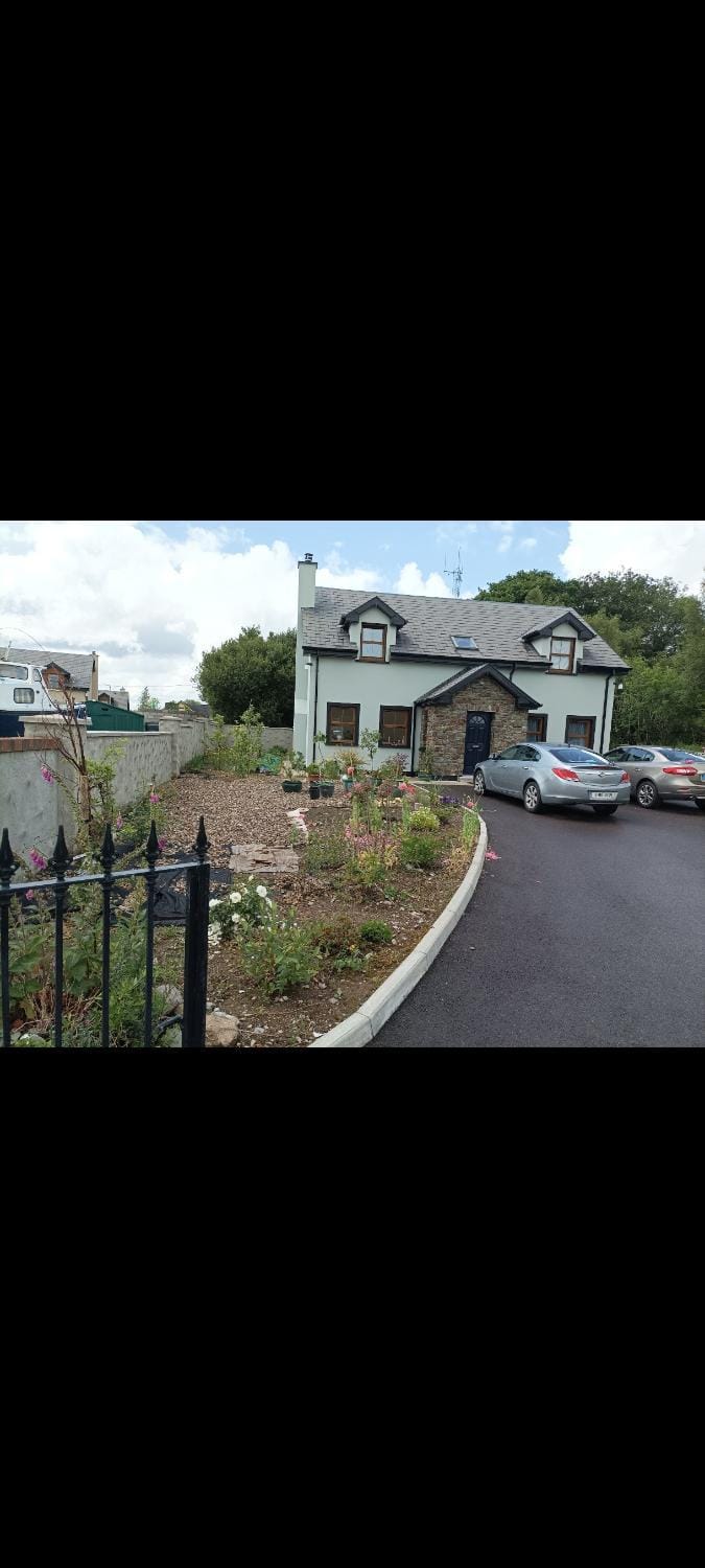 Property building, Day, Parking