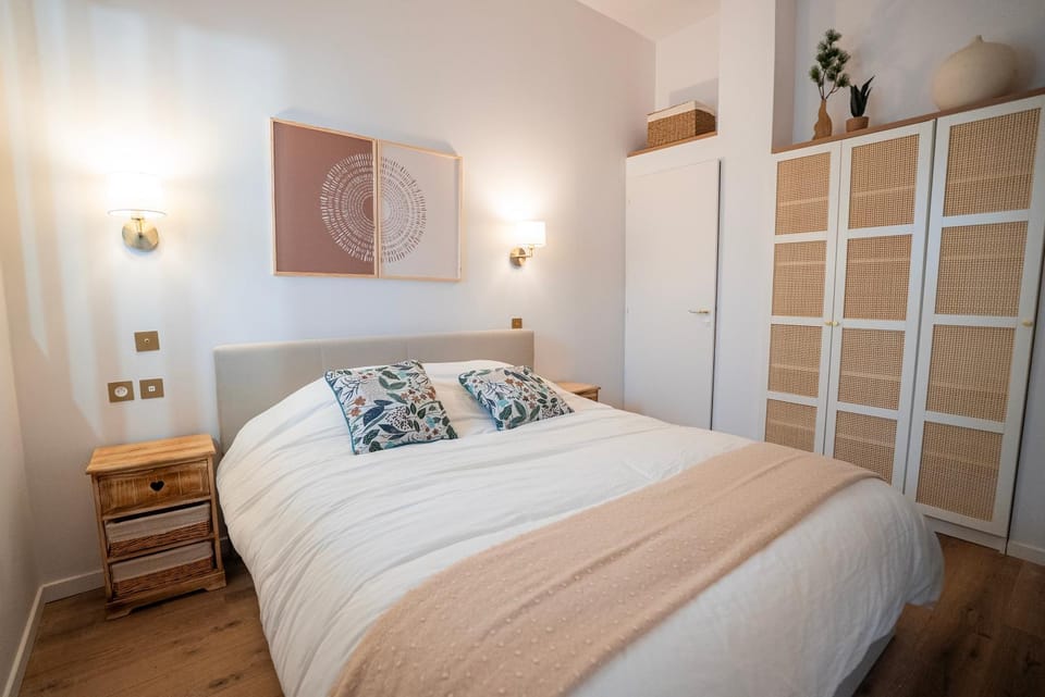 Bathroom, Seating area, Bedroom, storage, storage, wardrobe