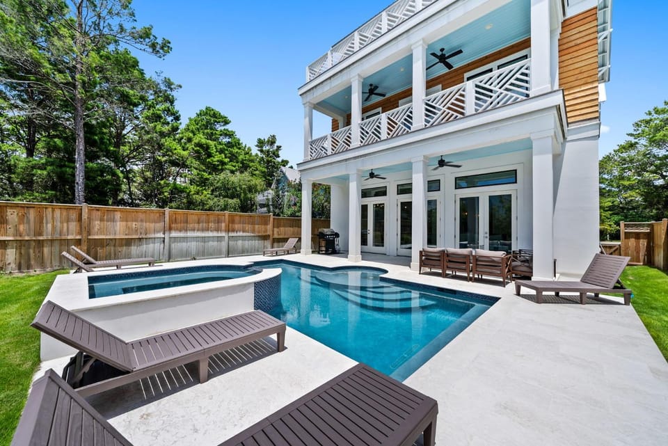 Magnolia Tides l 6 Bedroom l Private Pool l South of 30A l Santa Rosa Beach House in South Walton County