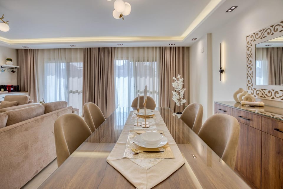 Luxurious 3Bd Hotel Apt in compound Sheikh Zayed with Pool and Gym access Apartment in Egypt