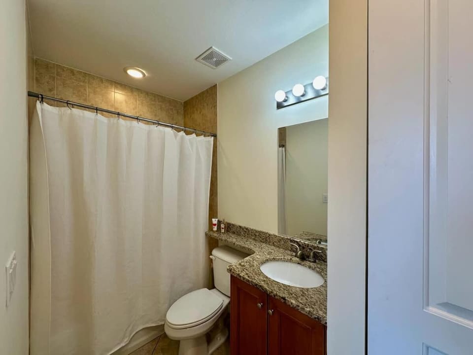 NEW Condo near beach Ideal for Remote Work Apartment in Bonita Springs