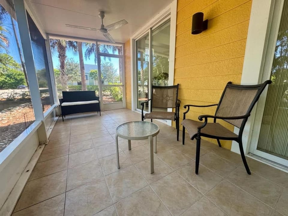 Bright 1st Floor Condo with Wi-Fi by Beach Apartment in Bonita Springs