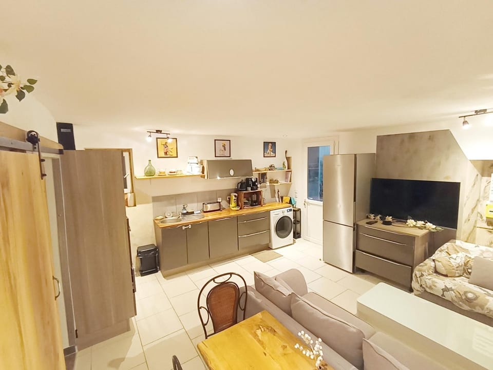 Le Volt'air 2 pièces avec petite terrasse - Centre-ville Apartment in Occitanie