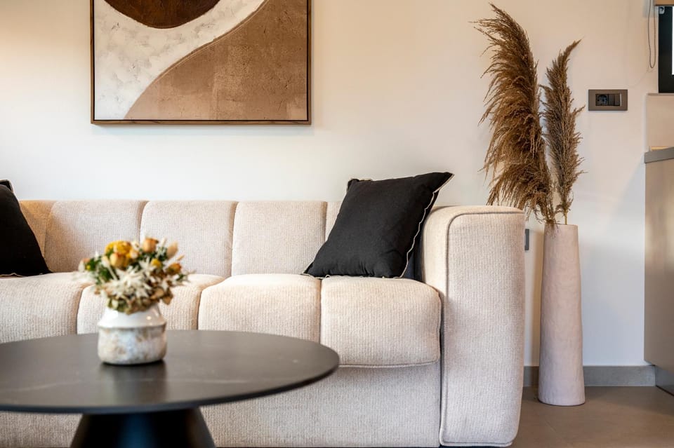 Living room, Seating area, Family