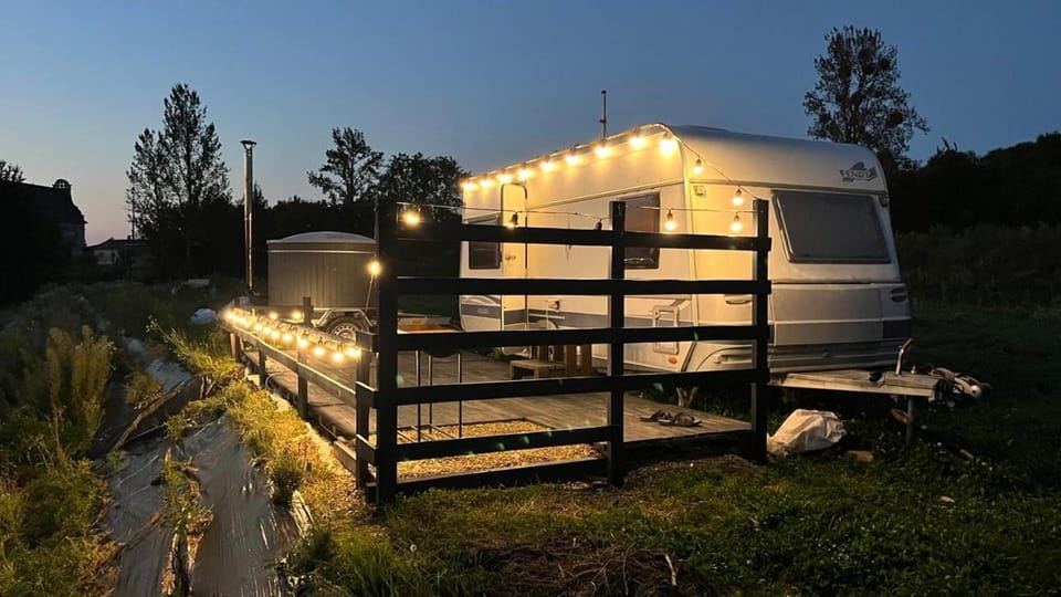 Трейлер з чаном в Загороді біля Львова Campground/ 
RV Resort in Lviv Oblast