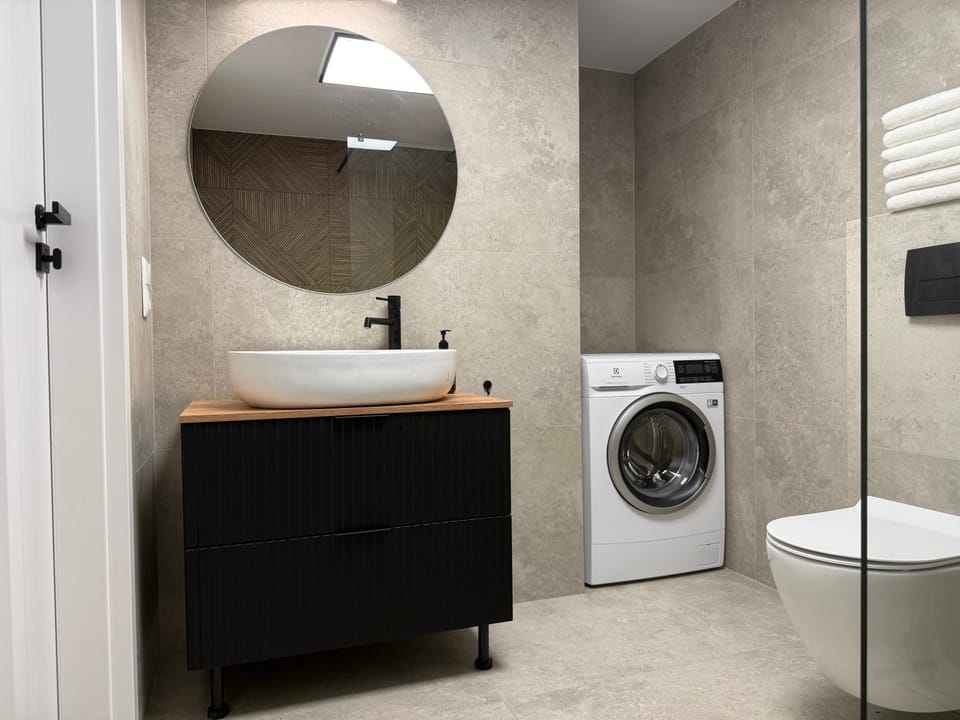 Bathroom, washing machine