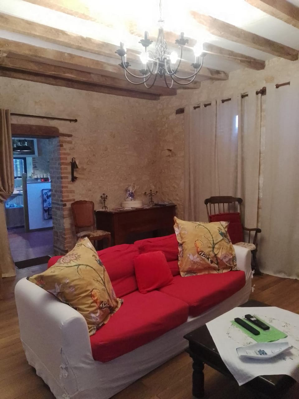 Gite Le Berry, Riverside property in Belabre House in Centre-Val de Loire