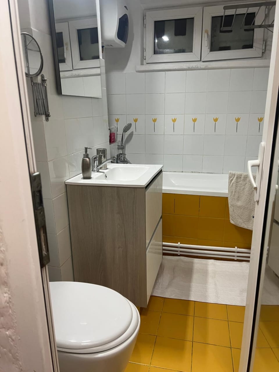 Apartament cu 4 camere Apartment in Craiova