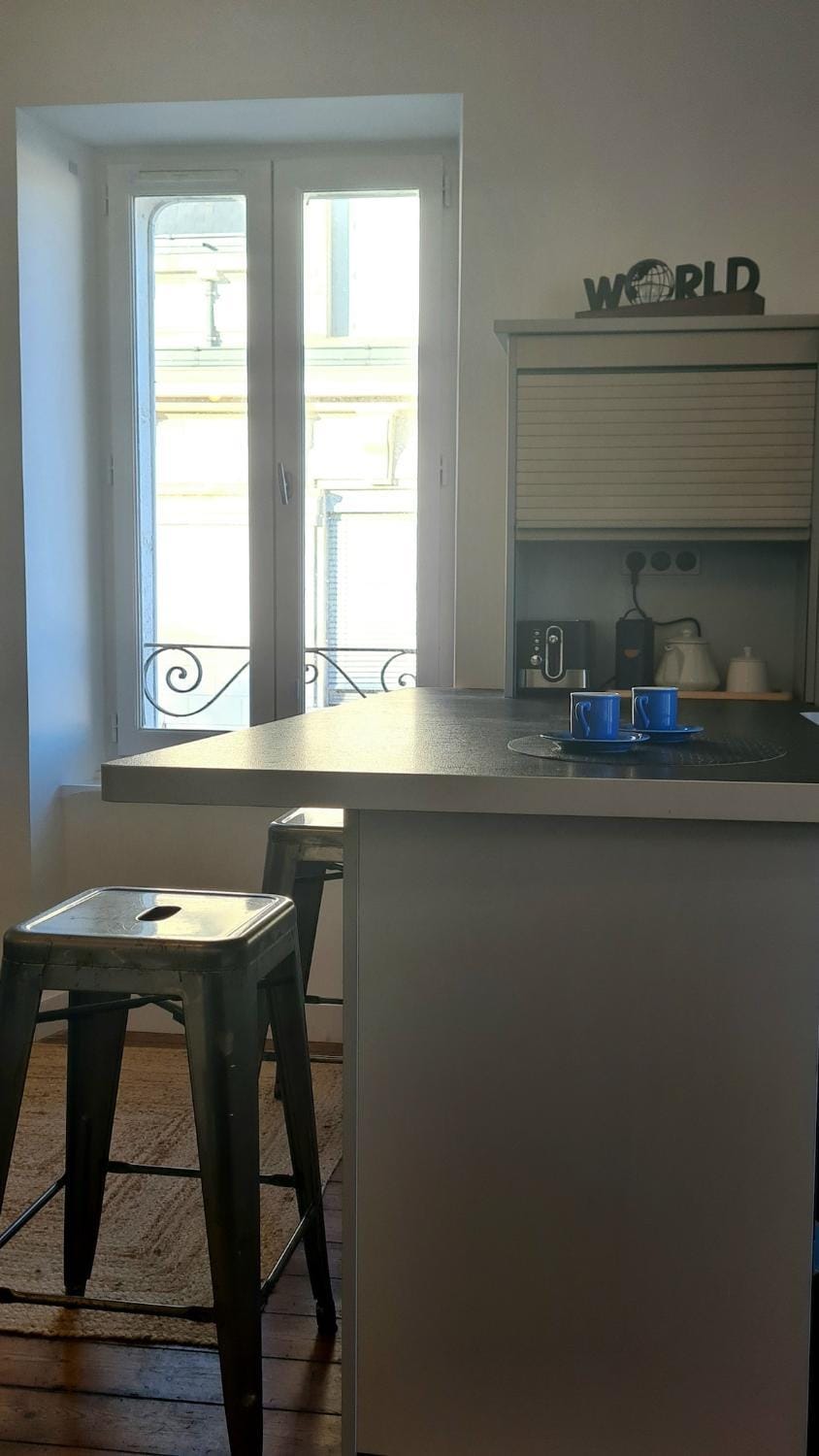 Food close-up, Summer, Coffee/tea facilities, Kitchen or kitchenette, Dining area, toaster