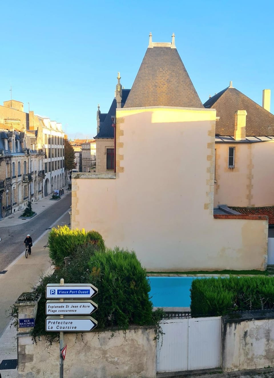 Spring, Off site, Day, Neighbourhood, Summer, Other, Other, Other, City view, City view, Landmark view, Landmark view, Pool view, Street view, Street view, Seasons, Time of day, Location, Sunset