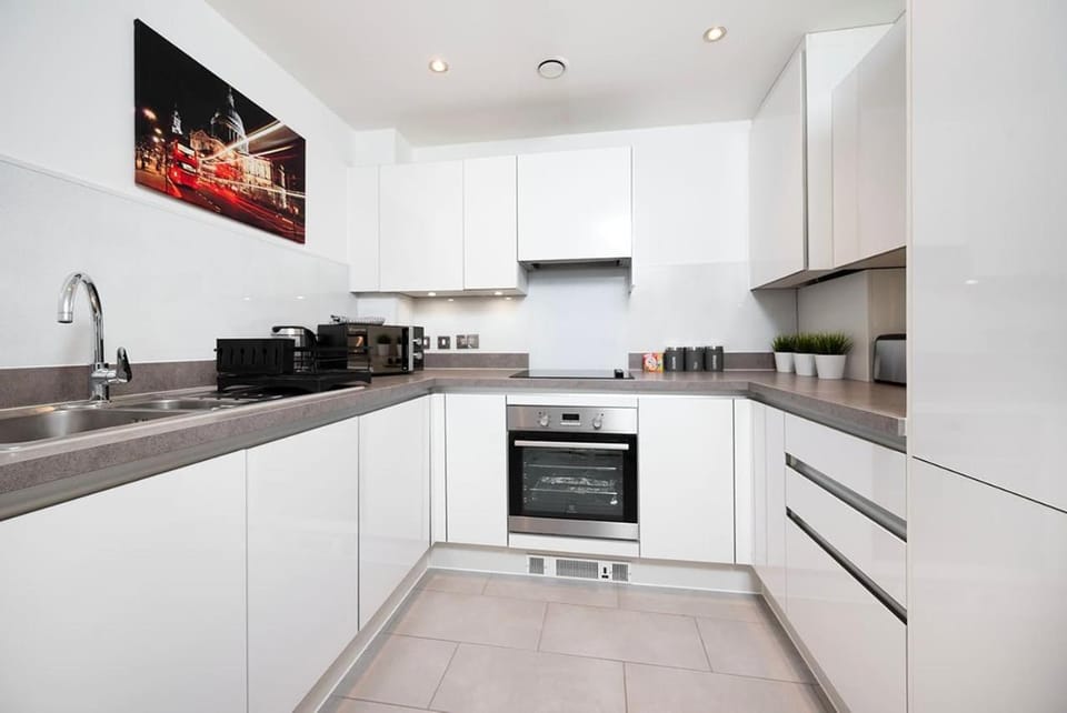 Stunning 2BR flat with balcony Apartment in Maidenhead