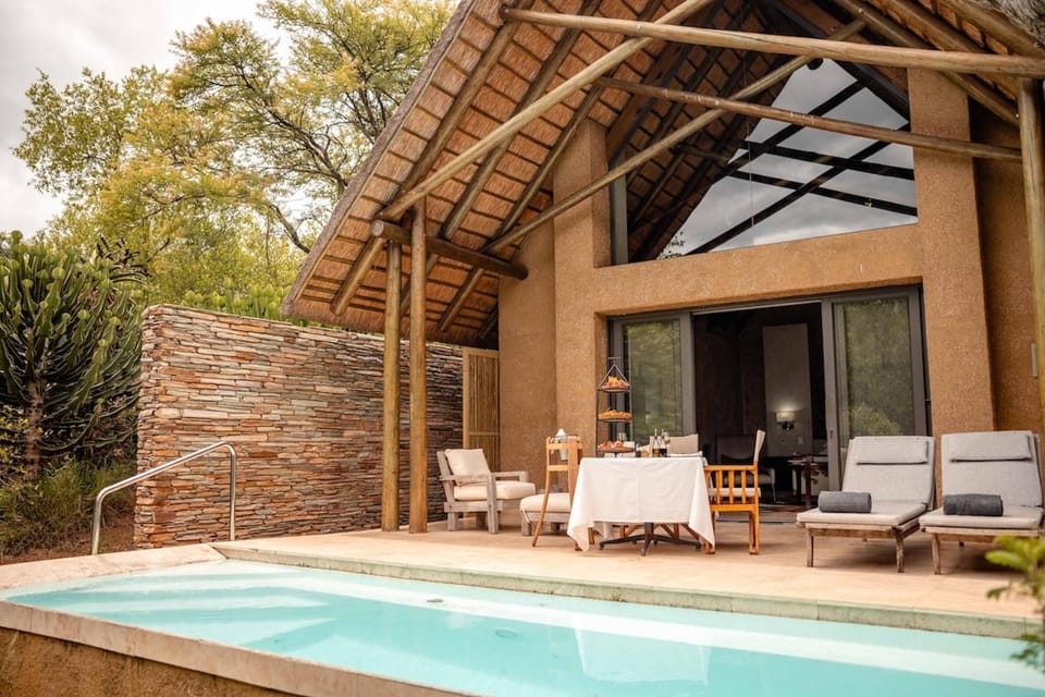 Patio, Pool view, Swimming pool