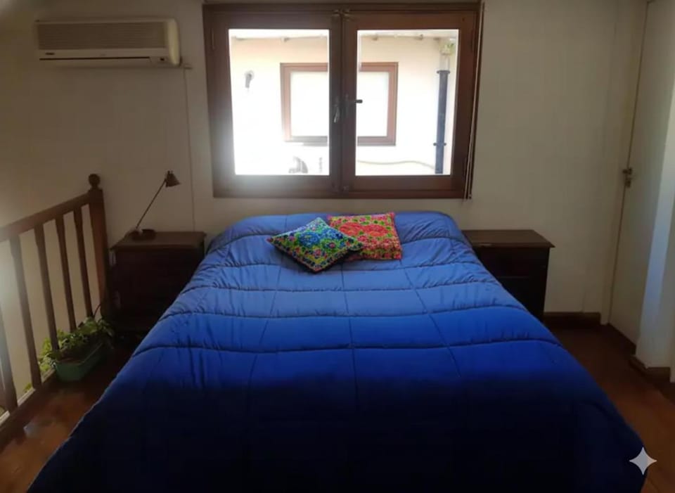 Bed, Photo of the whole room, Bedroom, air conditioner