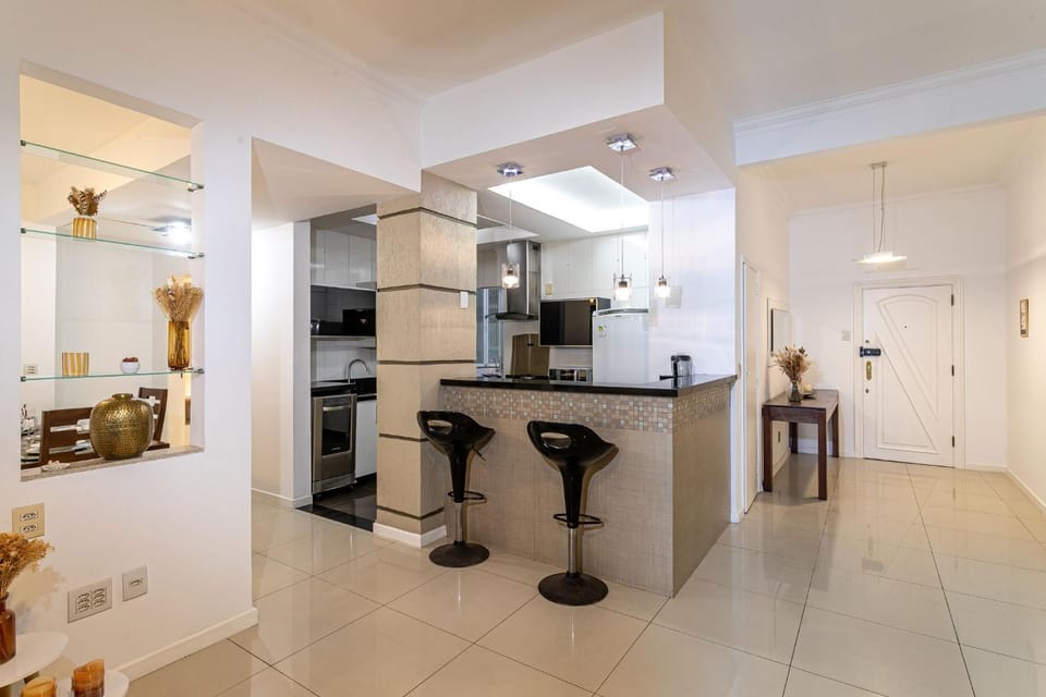 2BDRs: 2 minutes from Copacabana Beach|CR 34/502 Apartment in Rio de Janeiro
