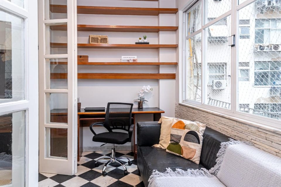 2BDRs: 2 minutes from Copacabana Beach|CR 34/502 Apartment in Rio de Janeiro