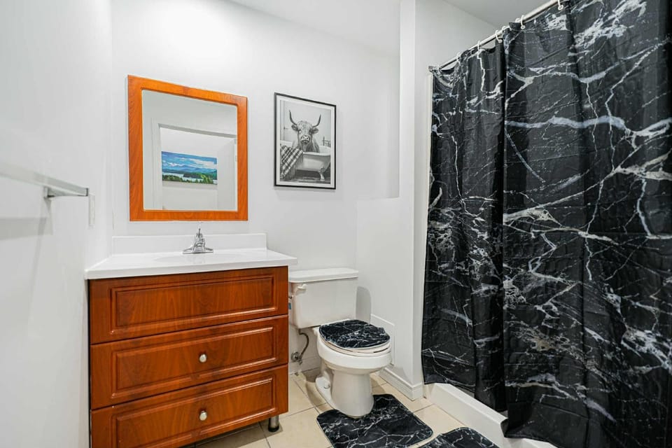 Loft Studio & 2 Single Beds For 2 Guests with Parking Apartment in Laval