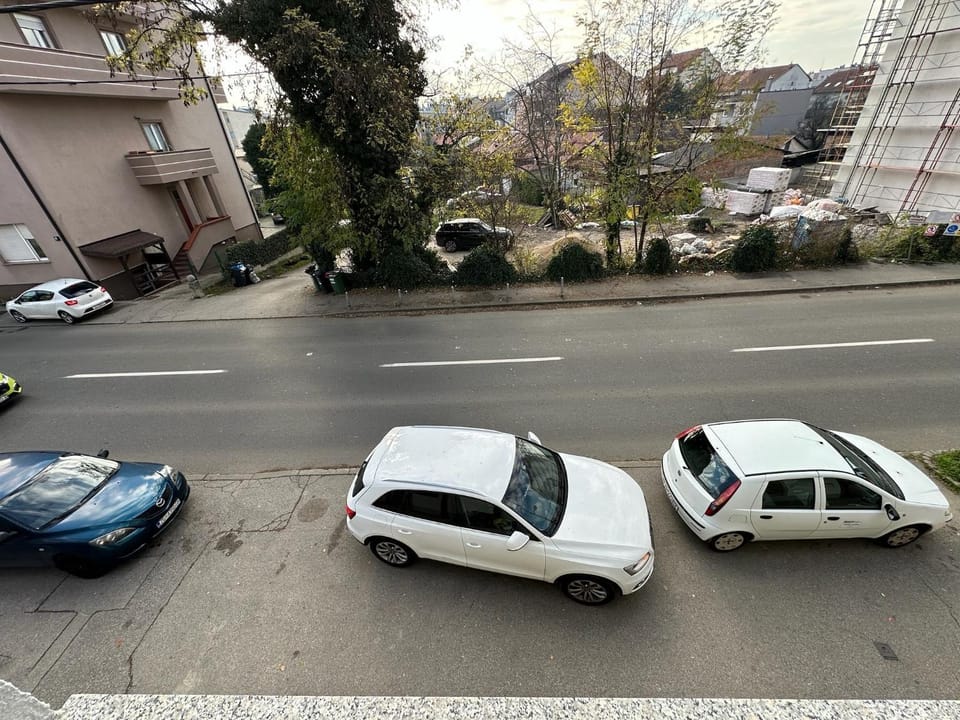 Day, Neighbourhood, Street view, Location, Parking