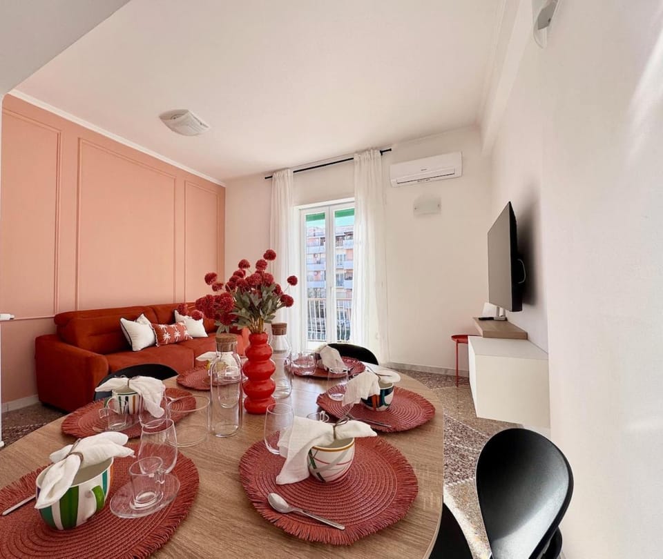 TV and multimedia, Living room, Seating area, Dining area, Evening entertainment, air conditioner