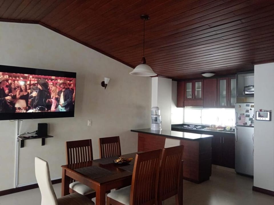 Communal lounge/ TV room, TV and multimedia, Kitchen or kitchenette, Dining area, Evening entertainment