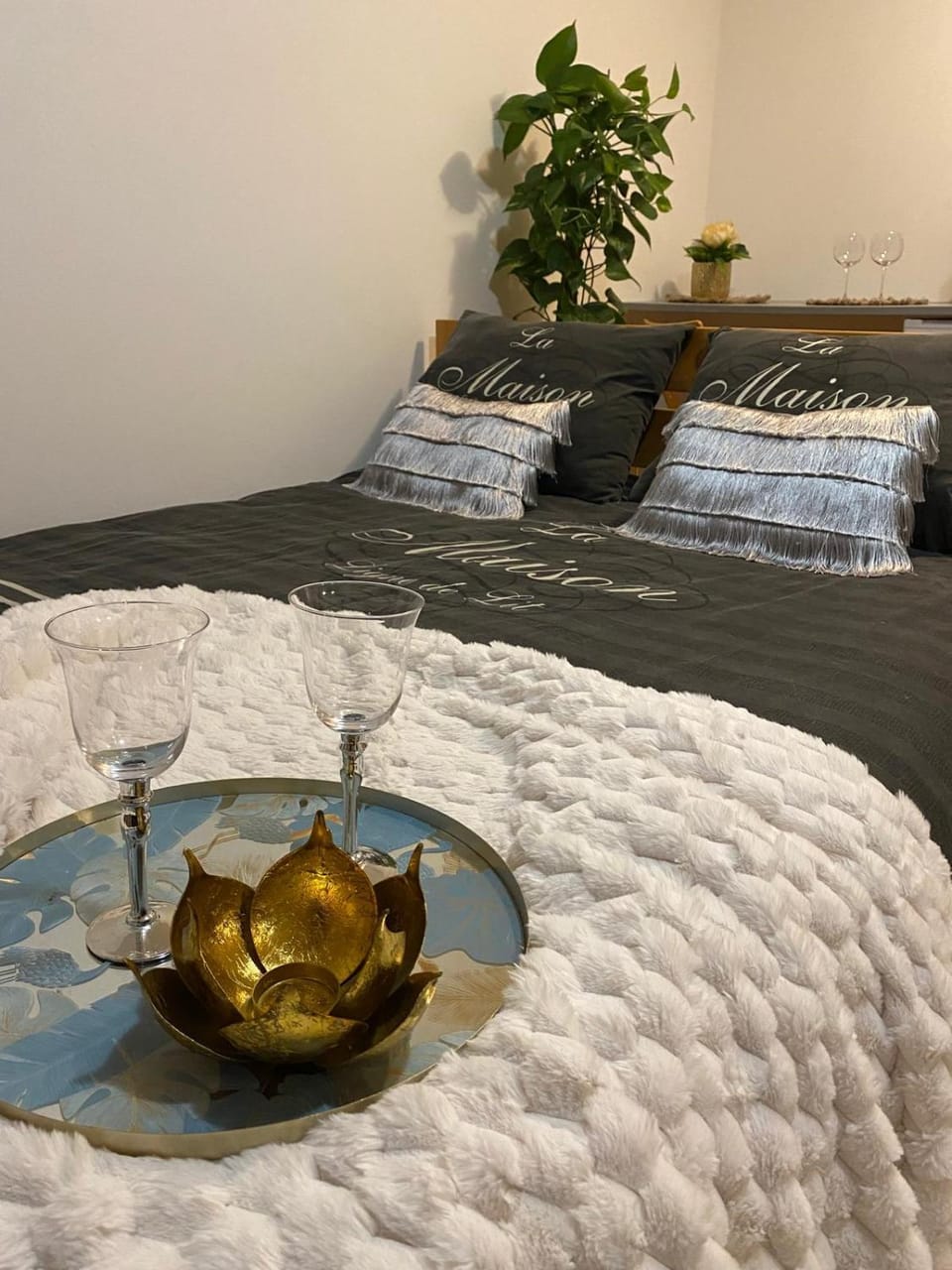 Bed, Photo of the whole room