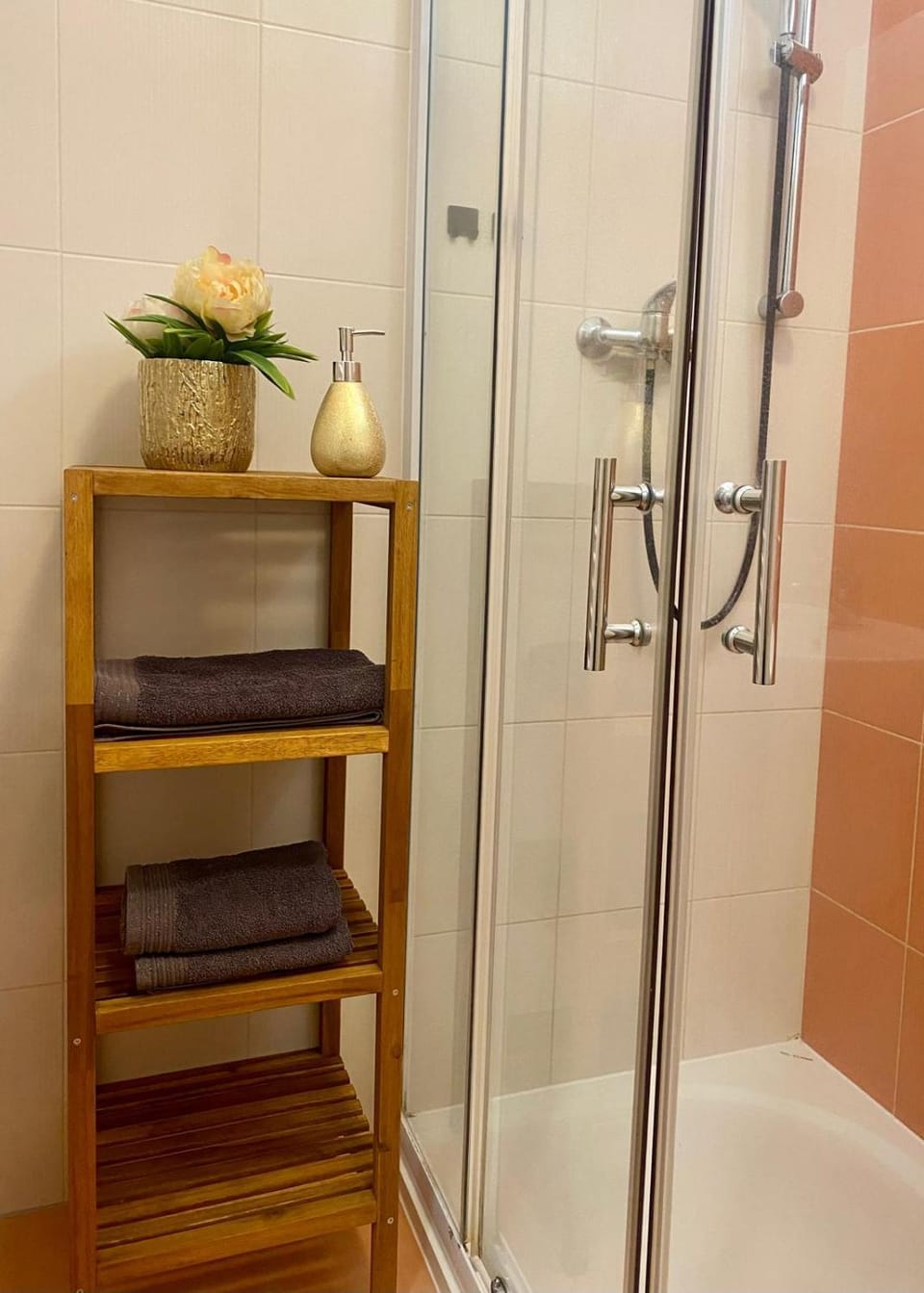 Shower, Bathroom, towels