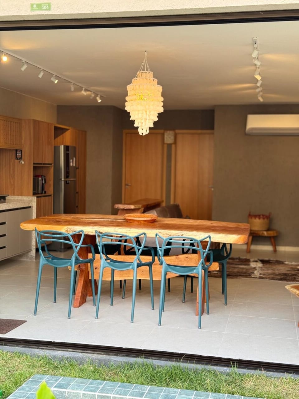 Kitchen or kitchenette, Living room, Dining area, air conditioner